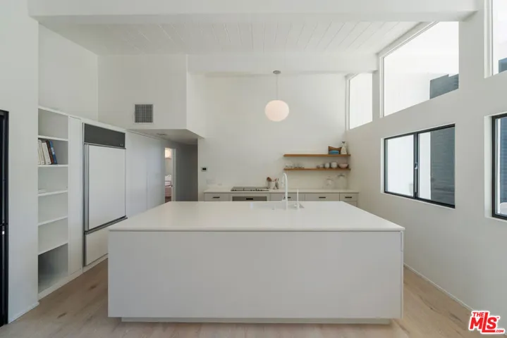 1071 Tellem Drive, Pacific Palisades, California 90272