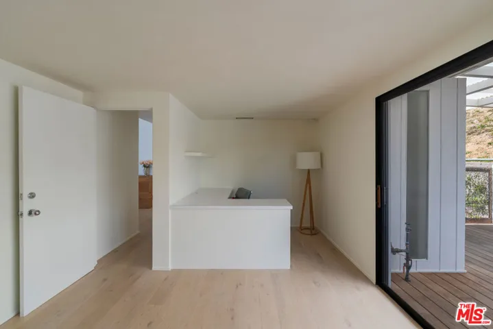 1071 Tellem Drive, Pacific Palisades, California 90272
