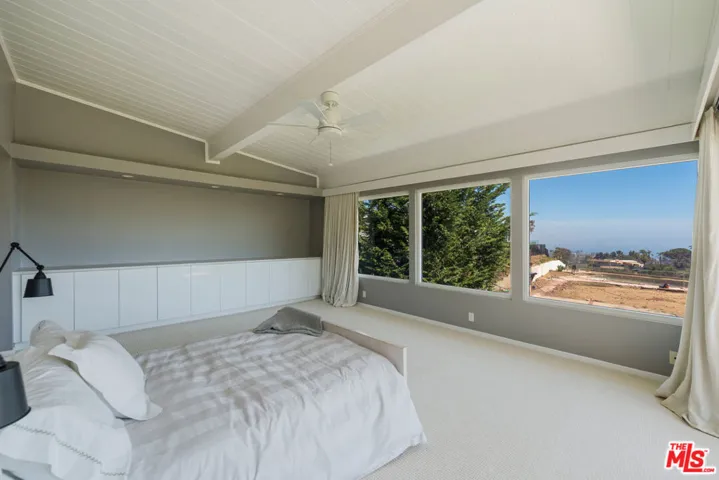1071 Tellem Drive, Pacific Palisades, California 90272