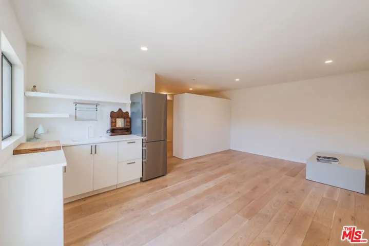 1071 Tellem Drive, Pacific Palisades, California 90272