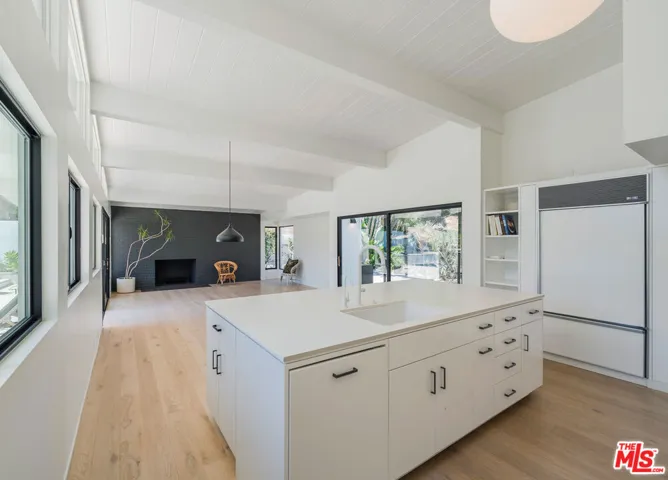 1071 Tellem Drive, Pacific Palisades, California 90272