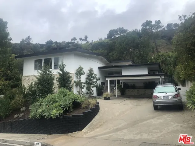 1071 Tellem Drive, Pacific Palisades, California 90272