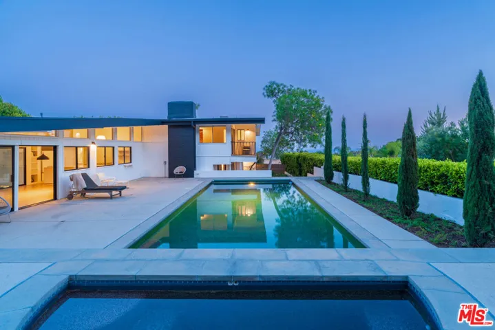 1071 Tellem Drive, Pacific Palisades, California 90272