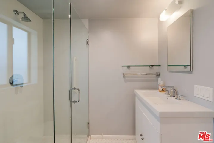 1071 Tellem Drive, Pacific Palisades, California 90272