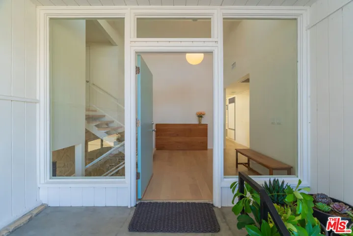 1071 Tellem Drive, Pacific Palisades, California 90272