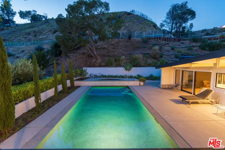 1071 Tellem Drive, Pacific Palisades, California 90272