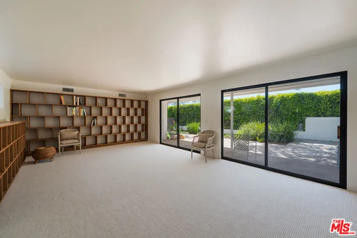 1071 Tellem Drive, Pacific Palisades, California 90272