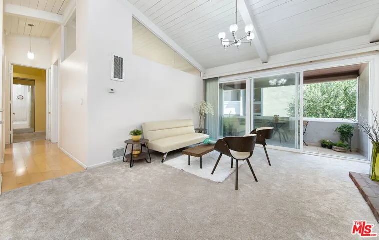 Staged photo Living Room