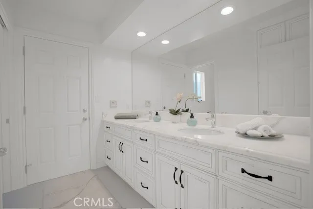 22740 Liberty Bell Road, Calabasas, California 91302