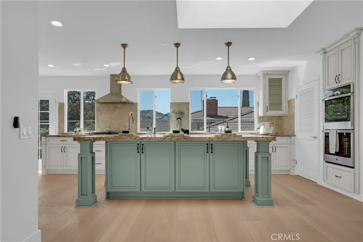 22740 Liberty Bell Road, Calabasas, California 91302