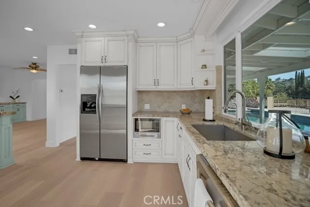 22740 Liberty Bell Road, Calabasas, California 91302