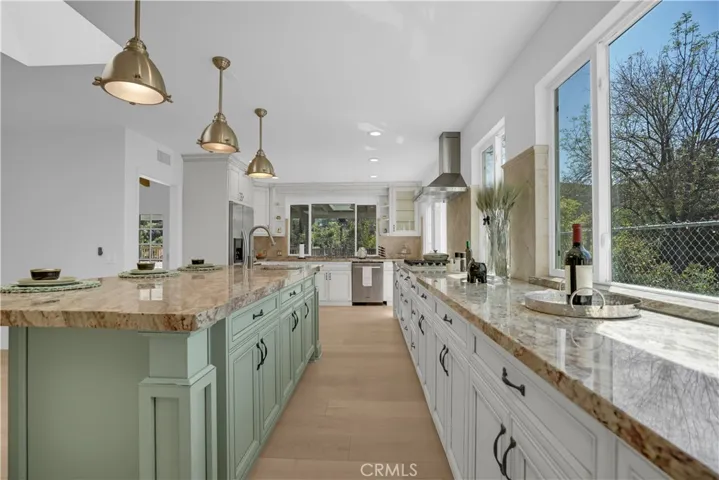 22740 Liberty Bell Road, Calabasas, California 91302
