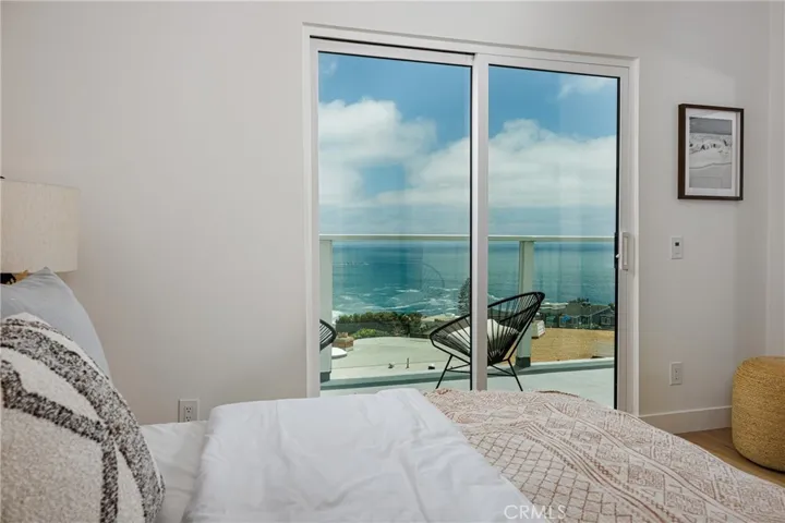 Main house: secondary bedroom view