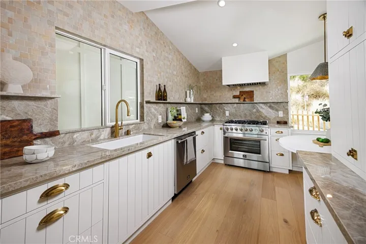 Main house: kitchen