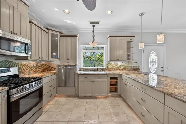 37540 Via El Dorado, Temecula, California 92592
