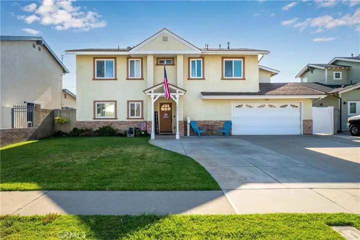10211 Aqueduct Drive, Cypress, California 90630