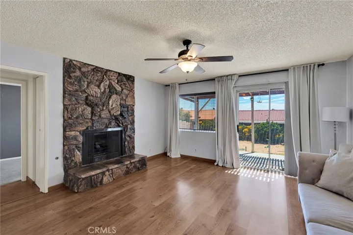 Warm & inviting living room!