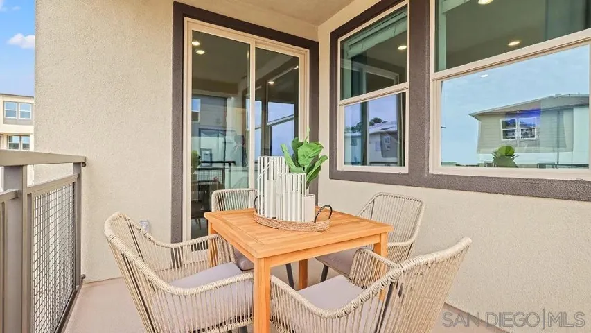 323 Honeysuckle, Oceanside, California 92057