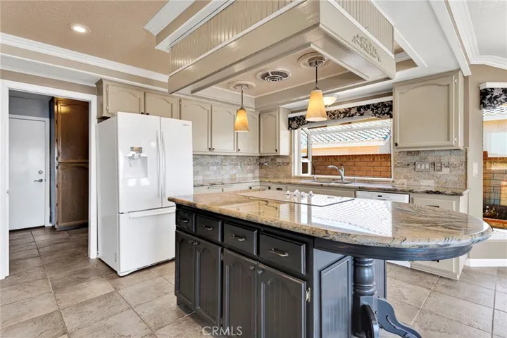 14531 Galleon, Helendale, California 92342