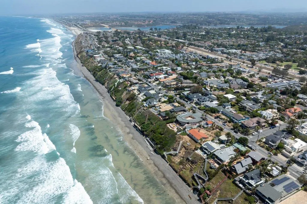 1524 N Coast Hwy 101