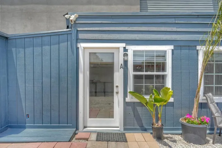 1524 N Coast Hwy 101, Encinitas, California 92024