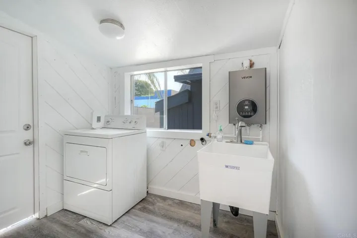1524 N Coast Hwy 101, Encinitas, California 92024