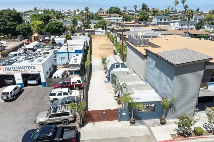 1524 N Coast Hwy 101, Encinitas, California 92024
