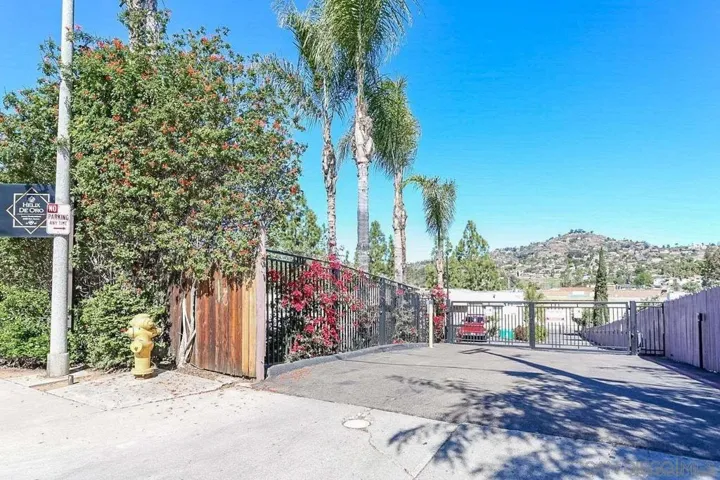 9860 Dale Ave C8, Spring Valley, California 91977