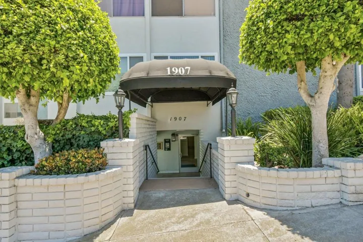 1907 Robinson Ave 304, San Diego, California 92104