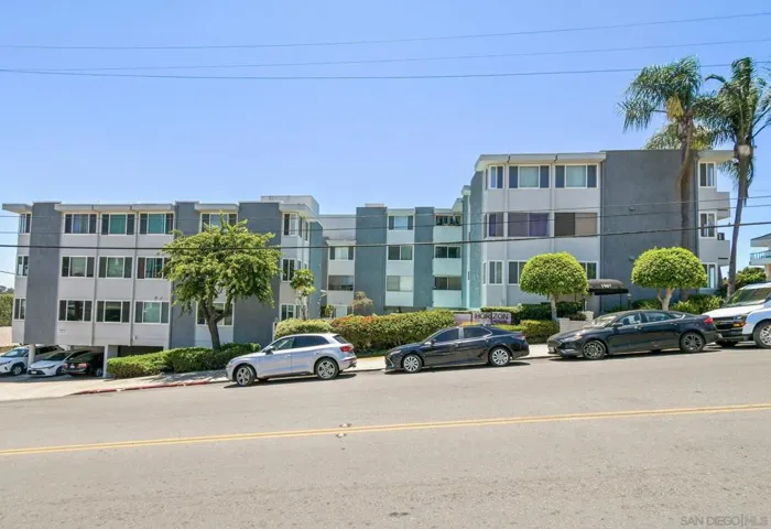 1907 Robinson Ave 304, San Diego, California 92104