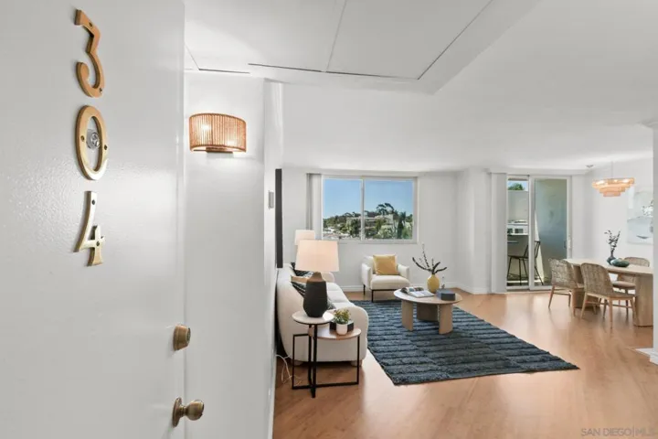 1907 Robinson Ave 304, San Diego, California 92104