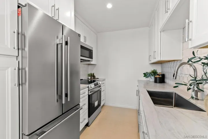 1907 Robinson Ave 304, San Diego, California 92104