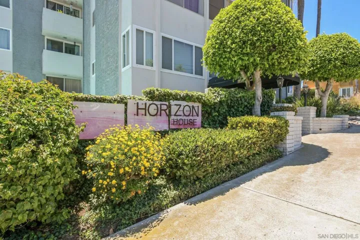 1907 Robinson Ave 304, San Diego, California 92104
