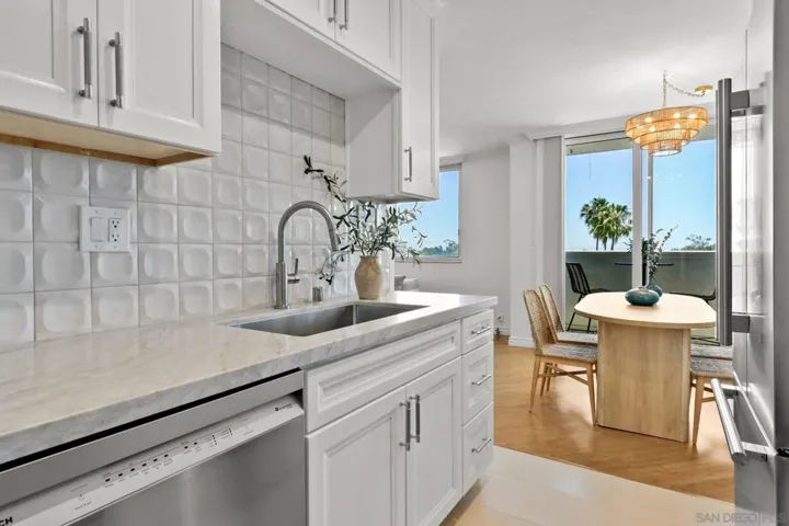 1907 Robinson Ave 304, San Diego, California 92104