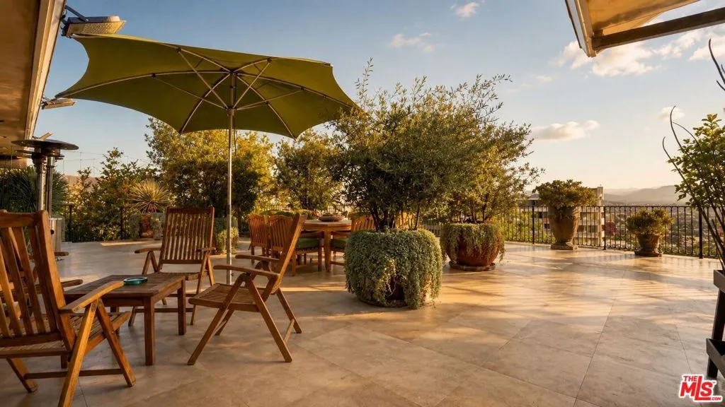 8740 W St Ives Drive, West Hollywood, California 90069 — photo 5