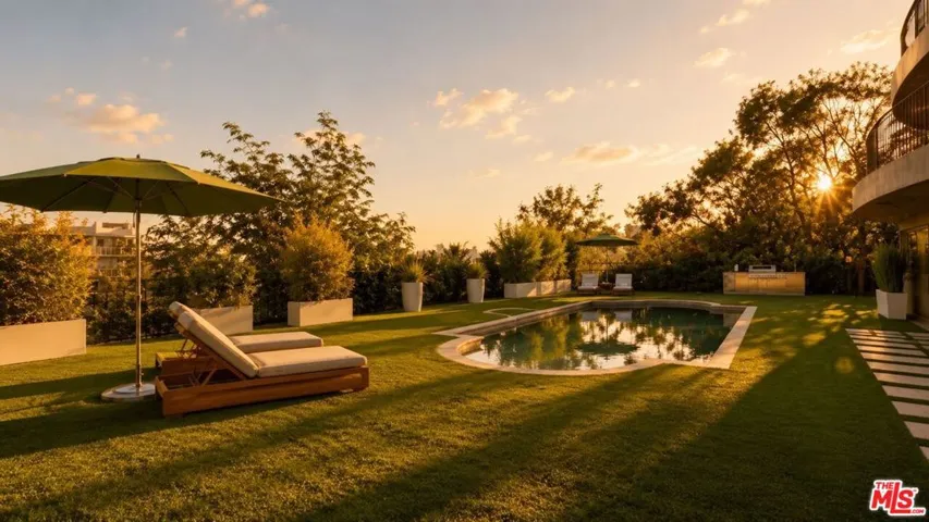 8740 W St Ives Drive, West Hollywood, California 90069