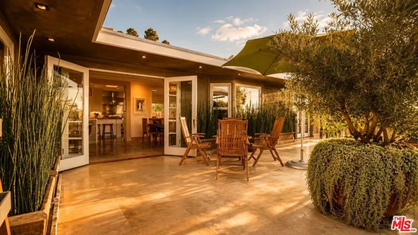 8740 W St Ives Drive, West Hollywood, California 90069