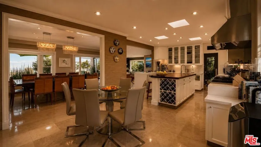 8740 W St Ives Drive, West Hollywood, California 90069