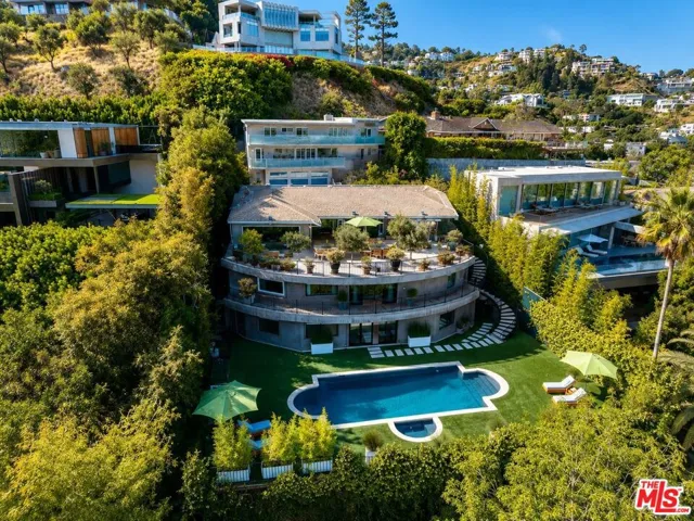 8740 W St Ives Drive, West Hollywood, California 90069