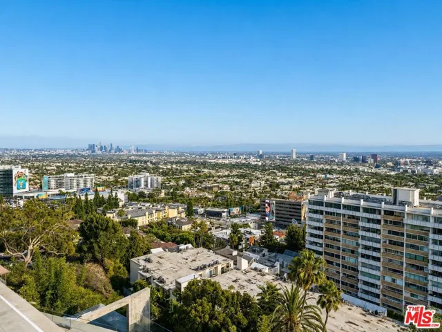 8740 W St Ives Drive, West Hollywood, California 90069