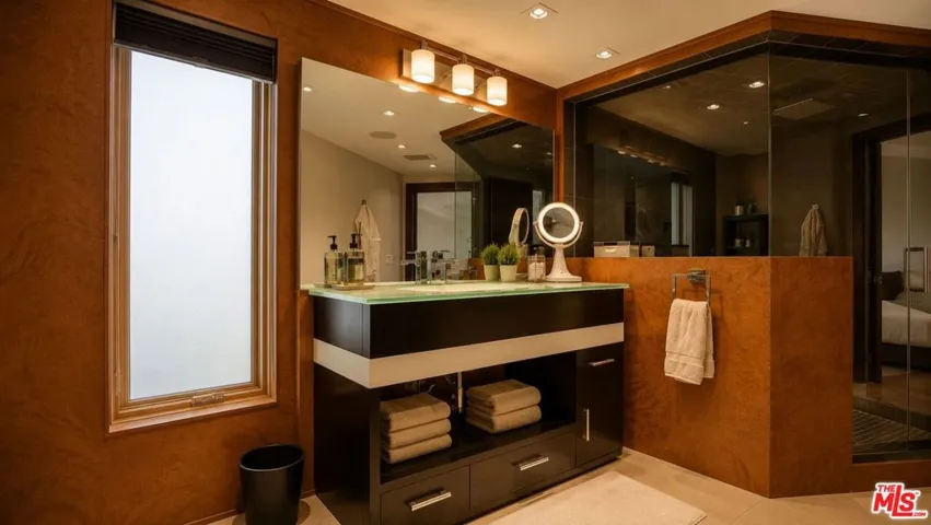 8740 W St Ives Drive, West Hollywood, California 90069