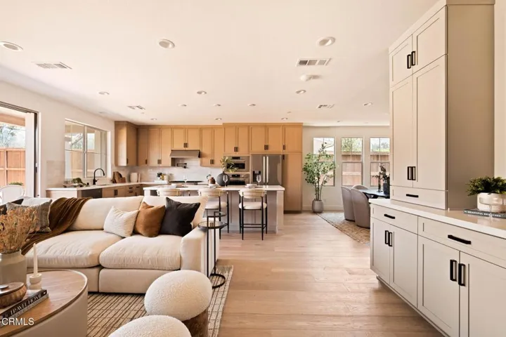 10-web-or-mls-167-e-palm-st