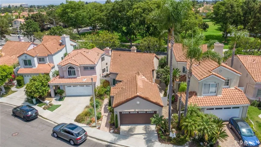 35 Del Perlatto, Irvine, California 92614