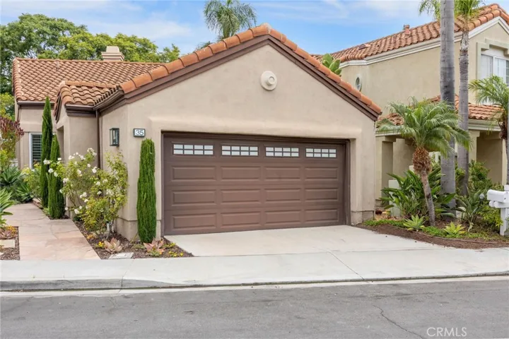 35 Del Perlatto, Irvine, California 92614