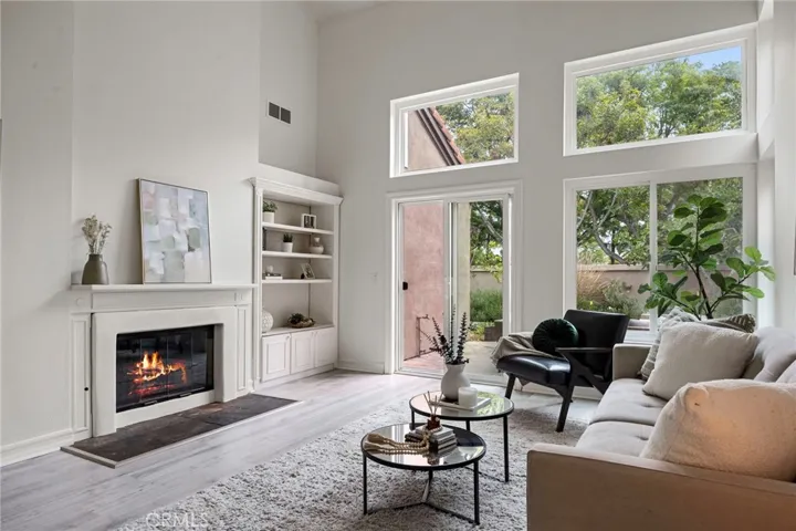 35 Del Perlatto, Irvine, California 92614