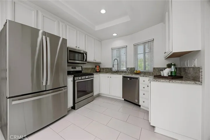 35 Del Perlatto, Irvine, California 92614
