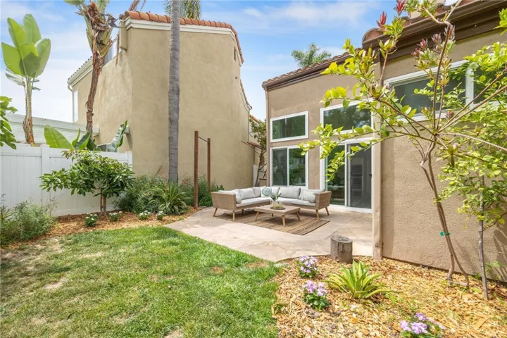35 Del Perlatto, Irvine, California 92614