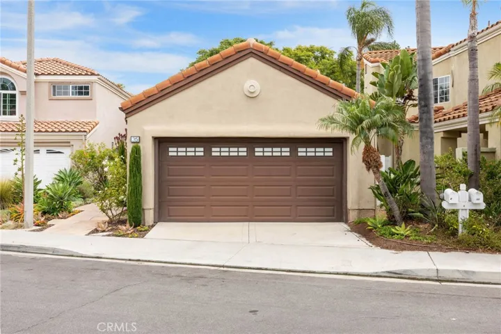 35 Del Perlatto, Irvine, California 92614