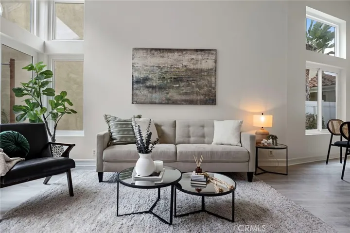 35 Del Perlatto, Irvine, California 92614
