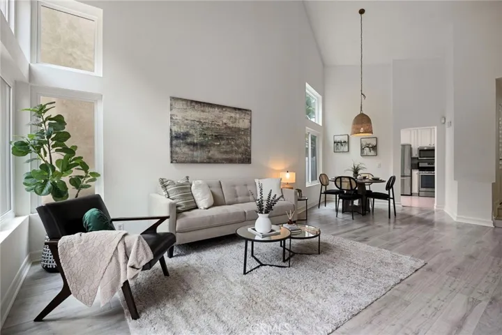 35 Del Perlatto, Irvine, California 92614